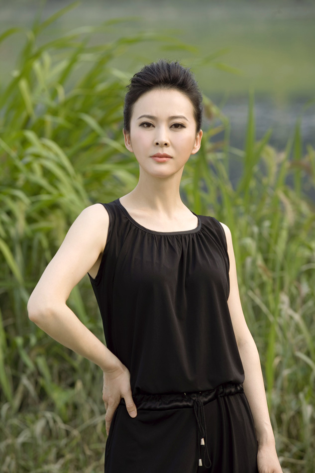 组图:张大静清新写真片出炉 大方女人显雅致_高清图集_新浪网