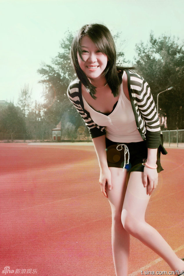 美女歌手经常网上购物,被快递员认为有钱人强***害[索沛cs论坛]