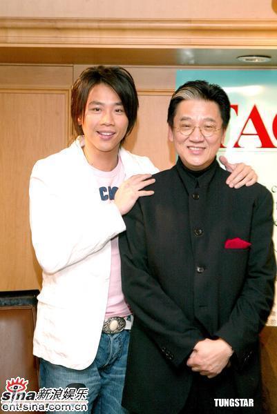 组图:陶大伟陶喆父子关系亲密 相互支持如老友_高清图集_新浪网