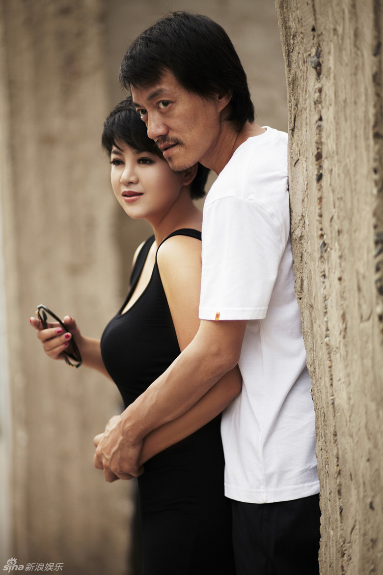 组图:雪村俞晴拍《卧龙岗》大片秀恩爱_高清图集_新浪网