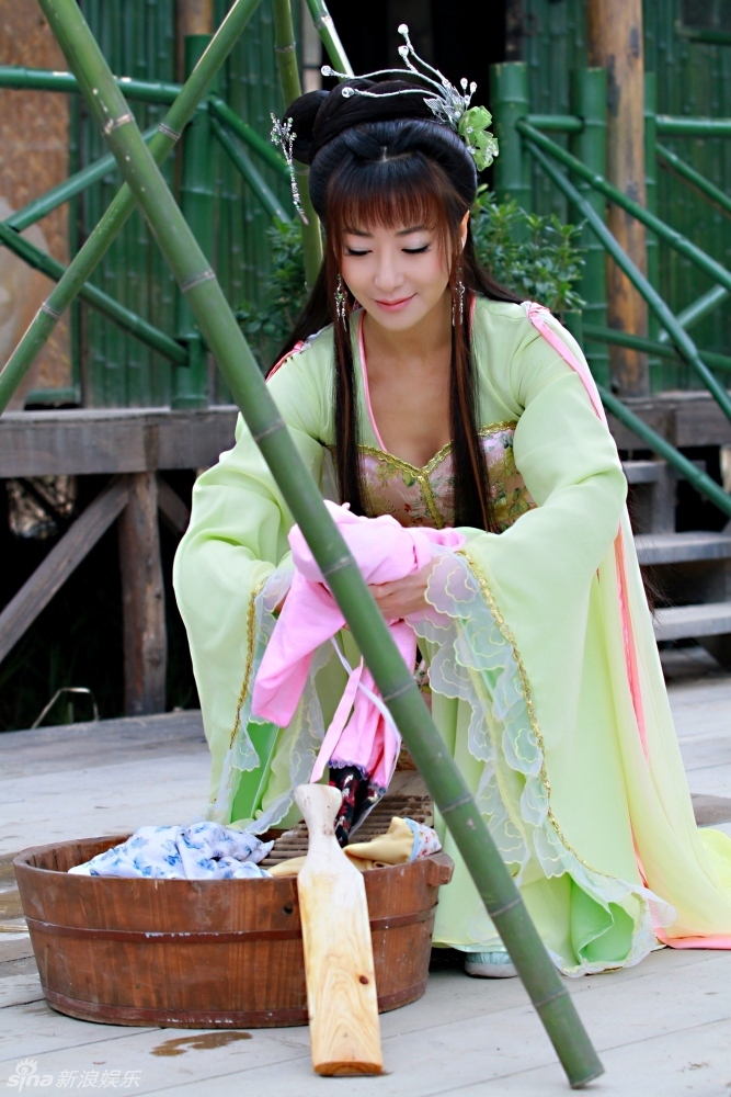 组图:《活佛济公3》收视高 陈紫函凭胭脂大获人心_高清图集_新浪网