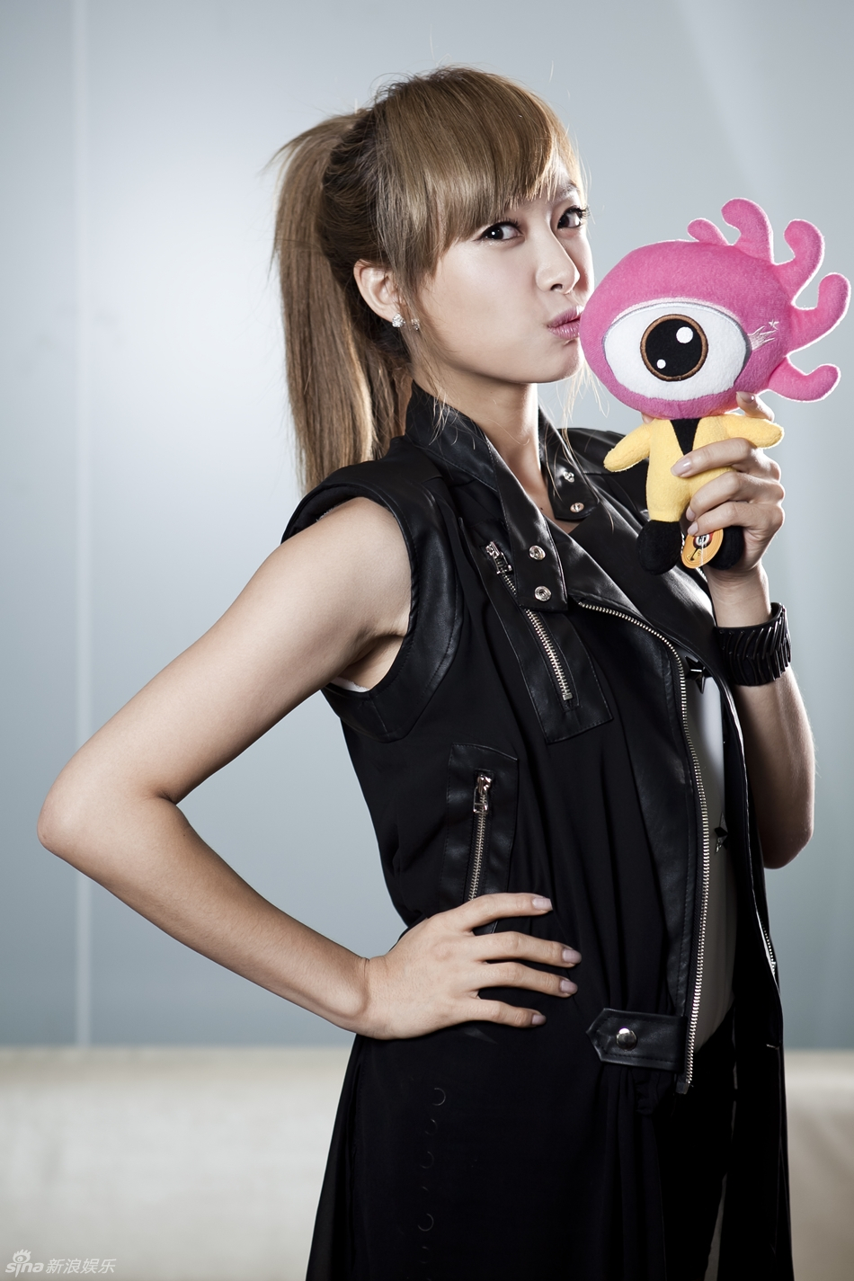 fxv宋茜amberluna采访2012年8月22日新浪媒体高清采访图