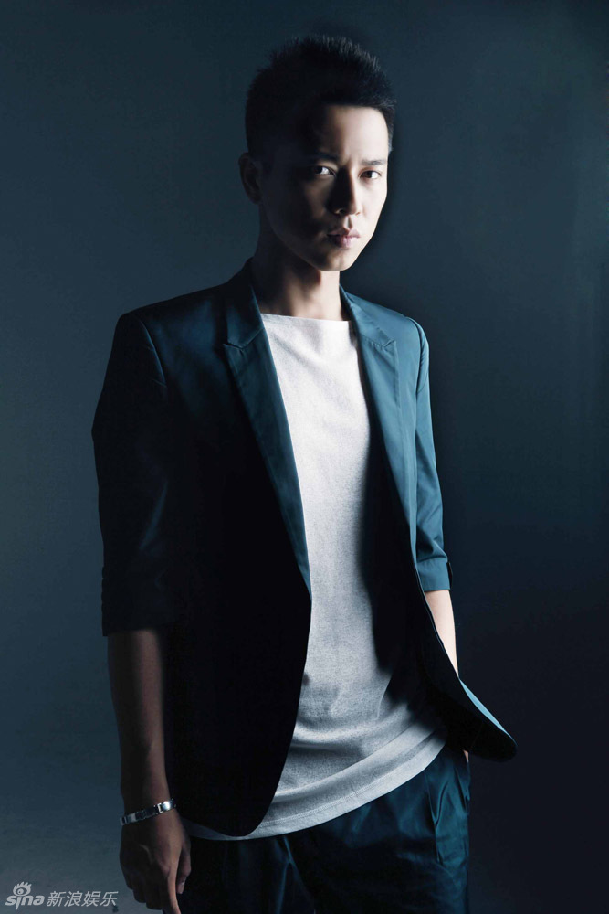 组图:王雷写真造型时尚动感十足_高清图集_新浪网