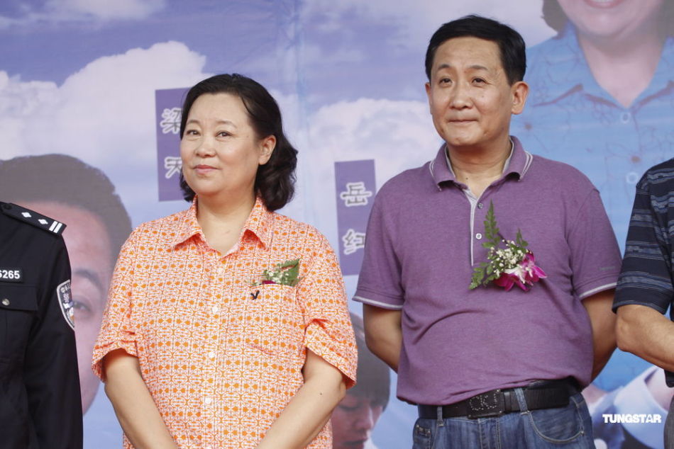 新浪娱乐讯 30集电视连续剧《平安是福》在唐山开机,主演李雪舰方青卓