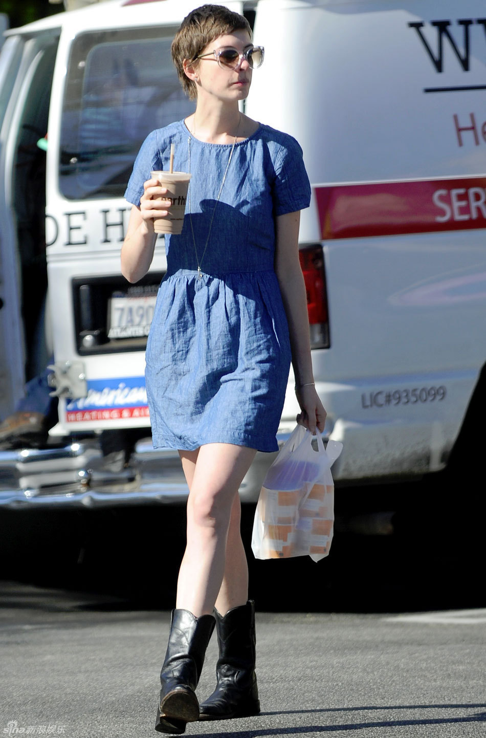 安妮-海瑟薇街拍