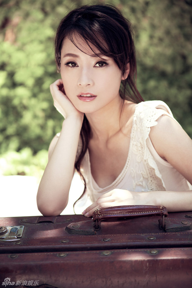 汤晓菲夏日清凉写真曝光