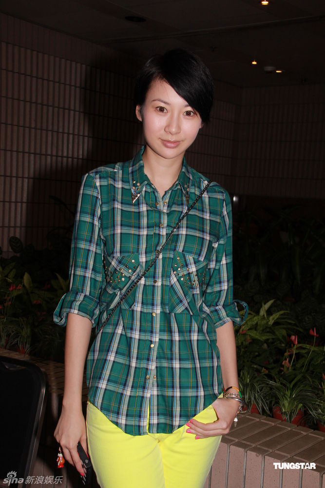 邓健泓与女友龚嘉欣