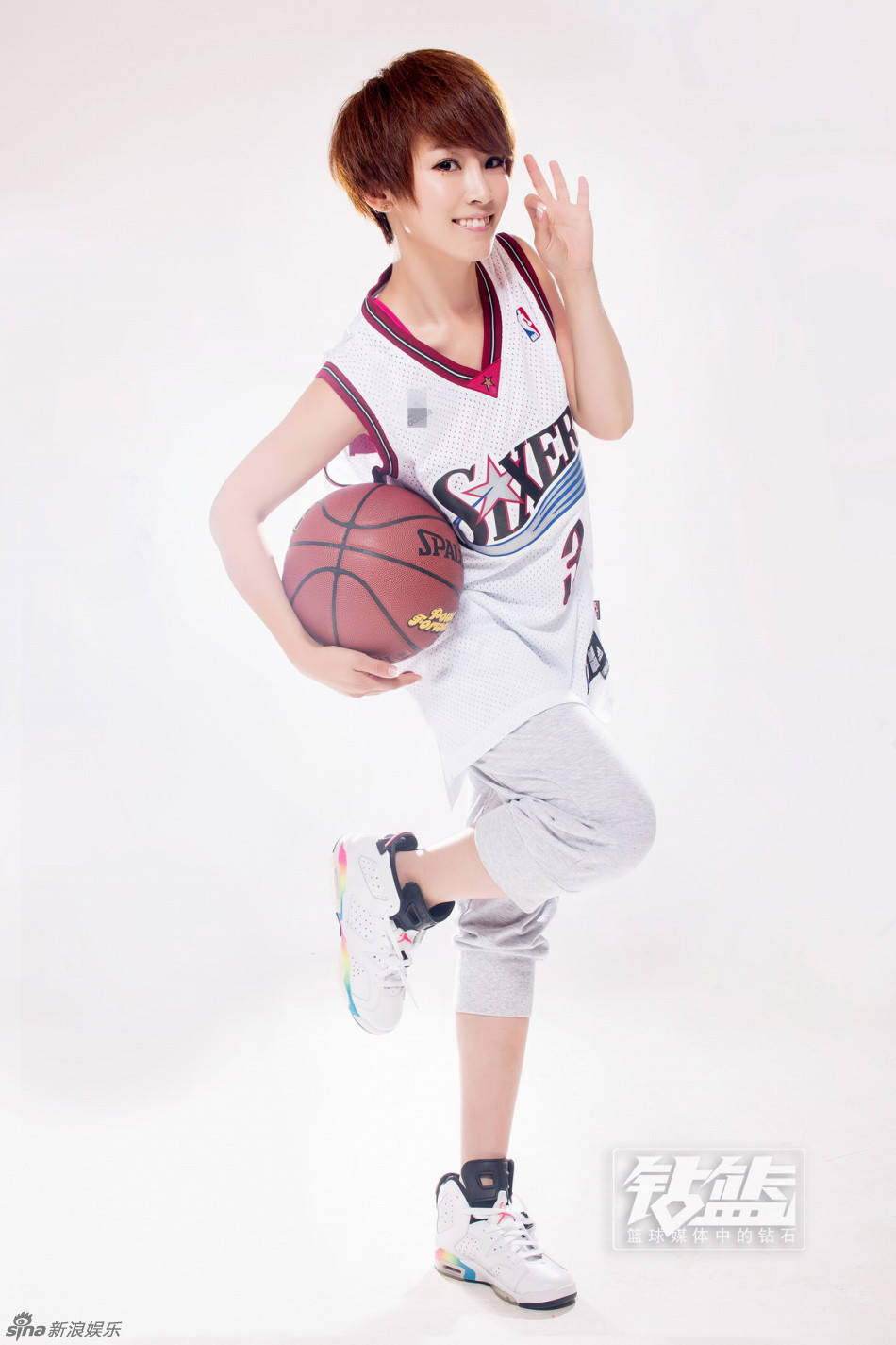 组图:谢楠运动风写真 灵动身姿个性俏皮_高清图集_新浪网