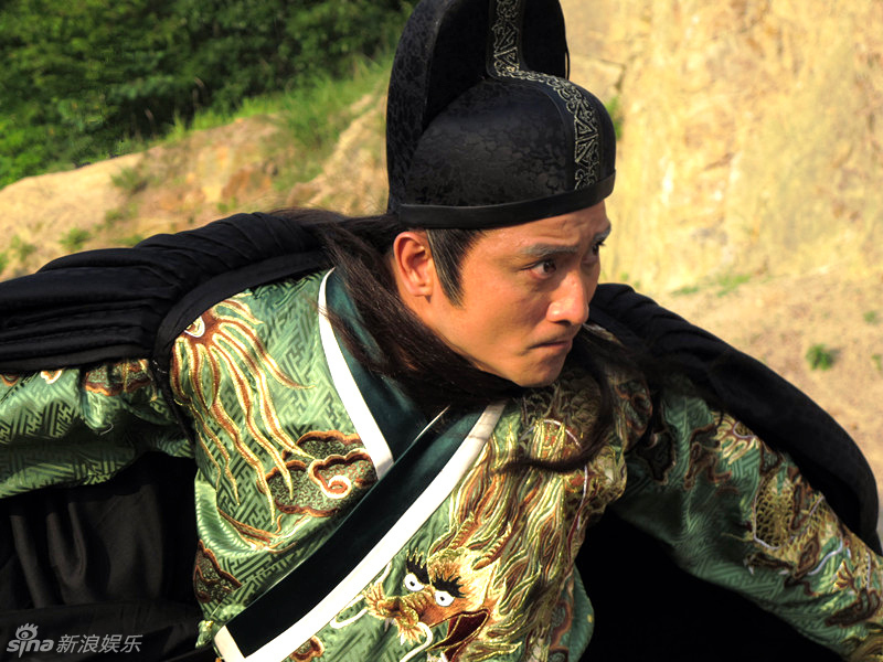 金独异(卓凡饰演)与卓一航(吴奇隆)对峙