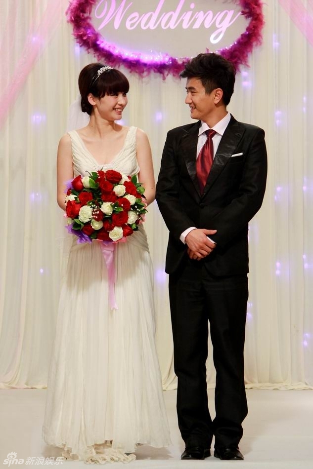 柳岩叶静《岳母的幸福生活》婚礼照曝光