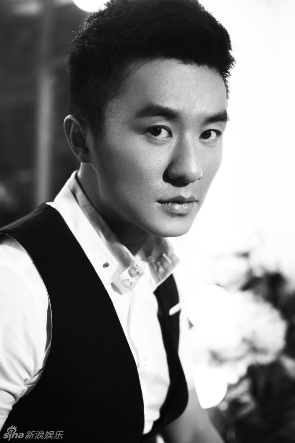 李东恒黑白映画写真华丽儒雅