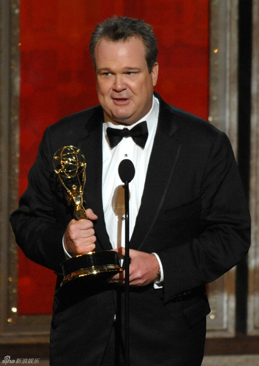 组图:艾瑞克-斯通斯崔特凭《摩登家庭》获最佳男配角