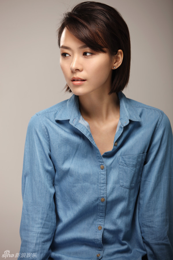 组图:程怡牛仔长衫个性简约 清新装扮展露文艺气质_高清图集_新浪网