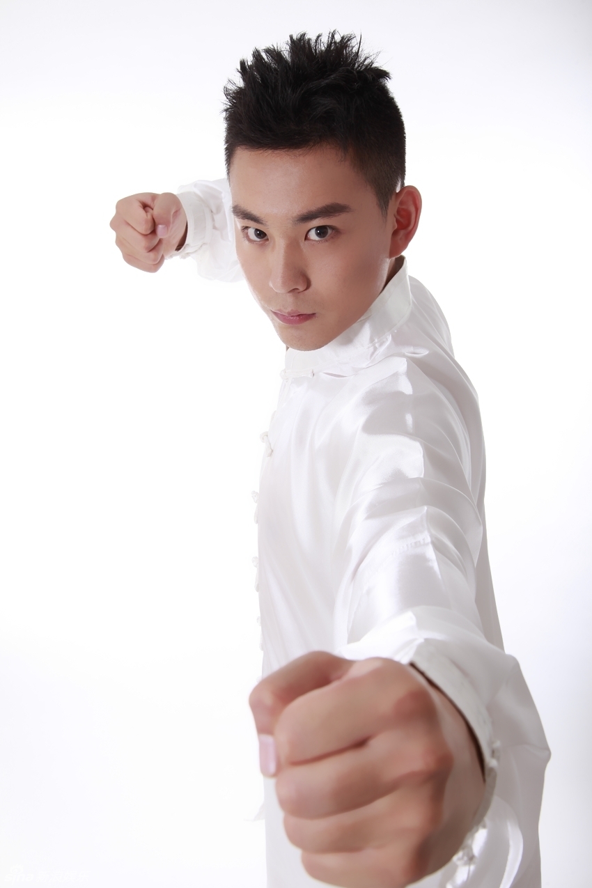 组图:《太极》袁晓超写真曝光 年轻版宗师武打卖萌_高清图集_新浪网