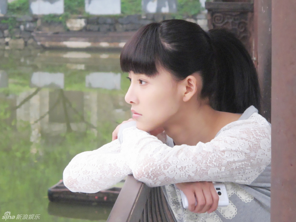 组图:《月光恋》今上映 贾青清纯演绎新版静秋_高清图集_新浪网