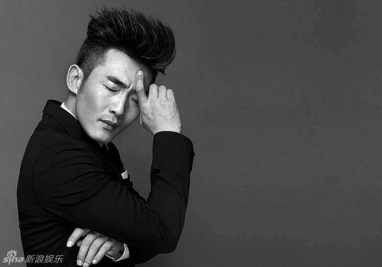 组图:魏炳桦黑西装写真曝光 大展轻熟男雅痞风_高清图集_新浪网