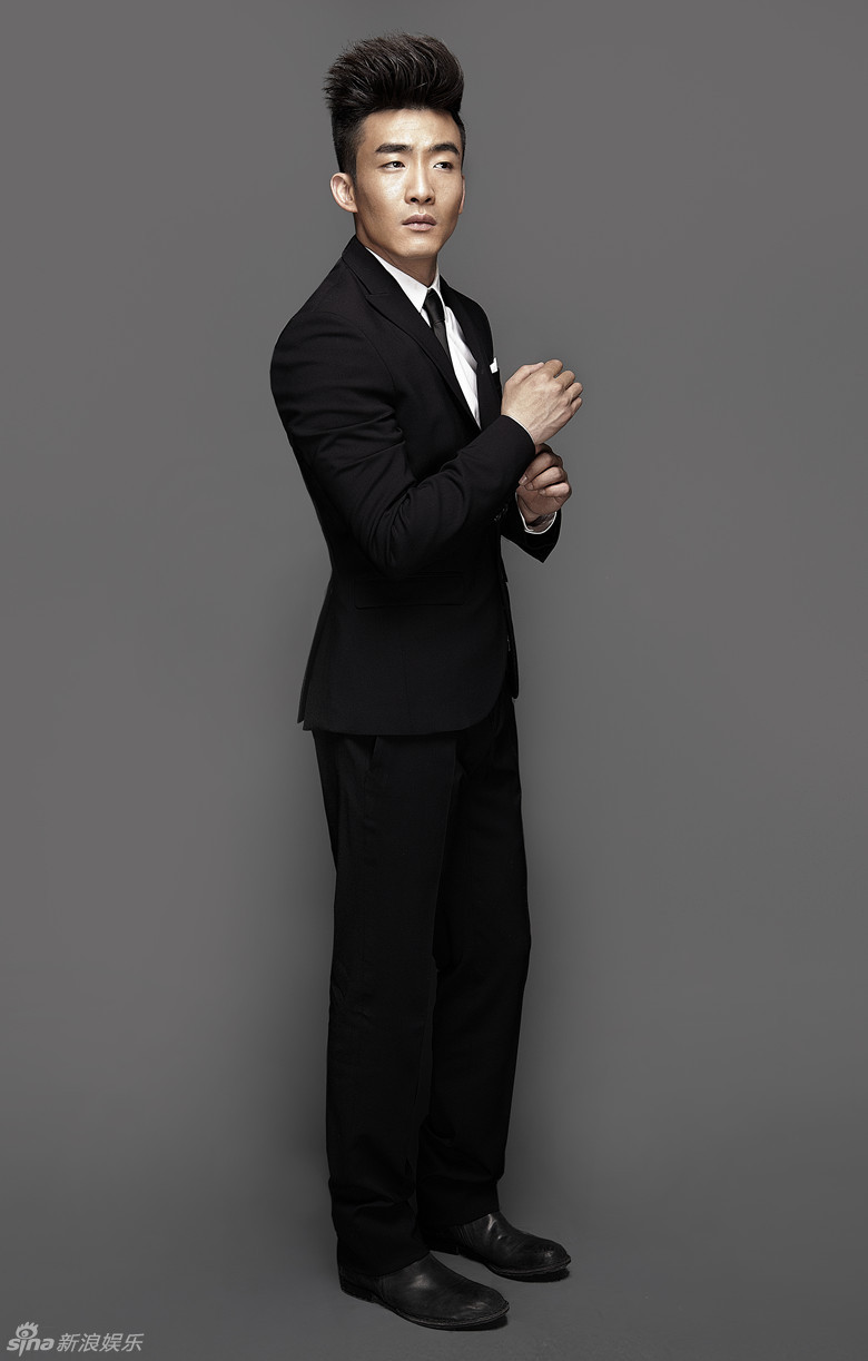 魏炳桦携新剧《向着炮火前进》登陆各大卫视