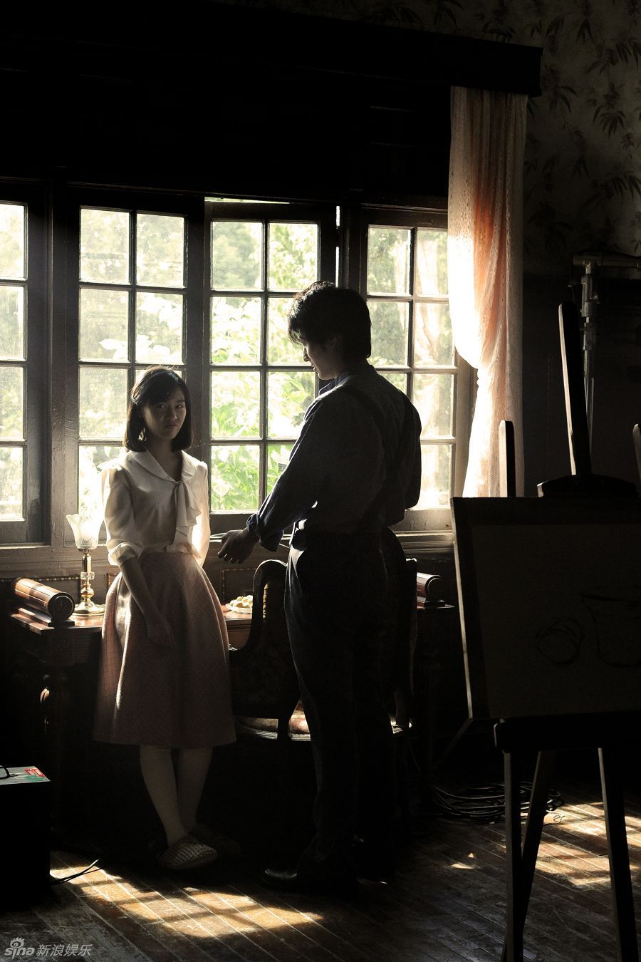 组图:《危险关系》王奕瑾窦骁曝青涩剧照_高清图集_新浪网