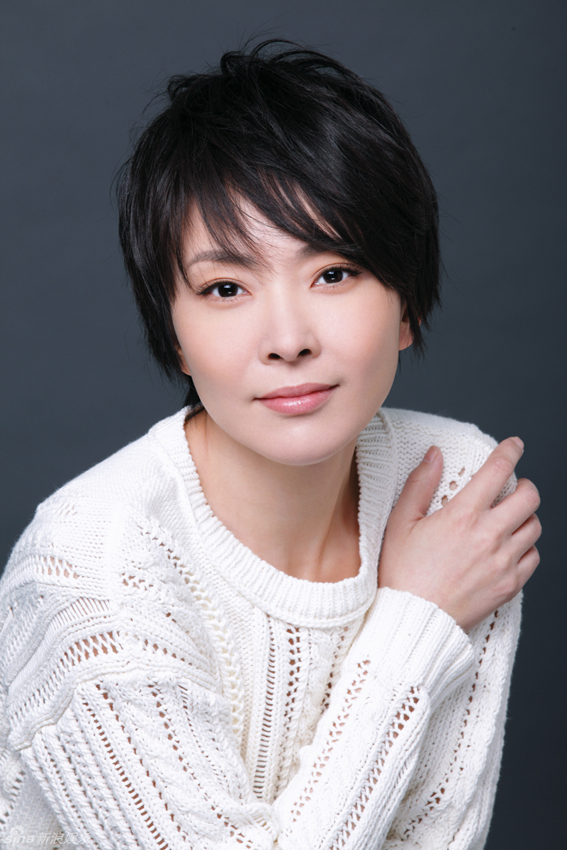 组图:刘威葳黑白调写真 简约中体现v式恬淡_高清图集_新浪网