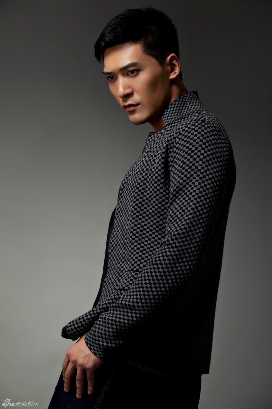 组图:傅天骄西装写真尽显熟男风范_高清图集_新浪网