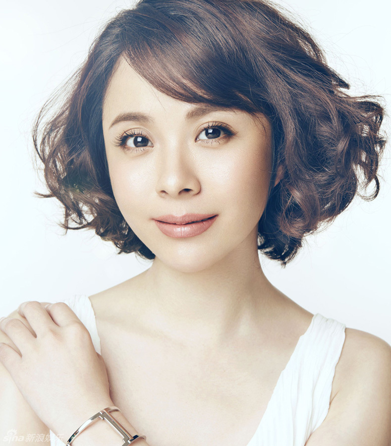 组图:杨若兮白裙写真曝光 迷人笑容女人温婉_高清图集_新浪网