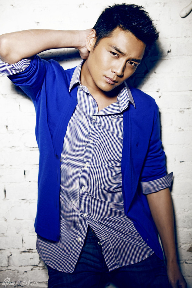 组图:霍政谚时尚写真轮廓分明 英俊外表展型男魅力_高清图集_新浪网