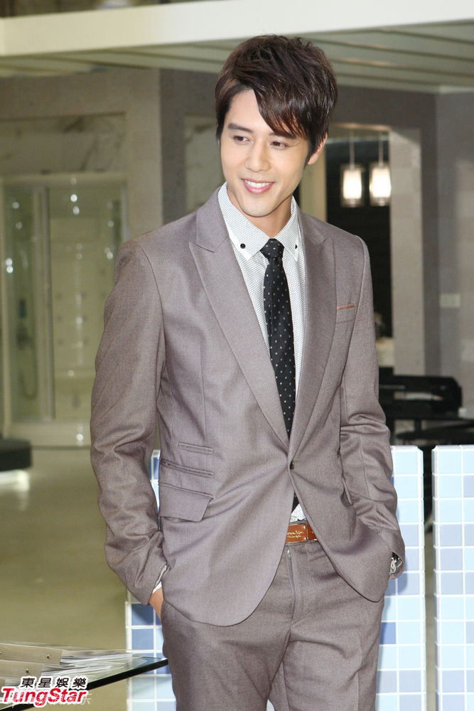 新浪娱乐讯 10月22日,由胡宇威,李维维,怀秋所主演