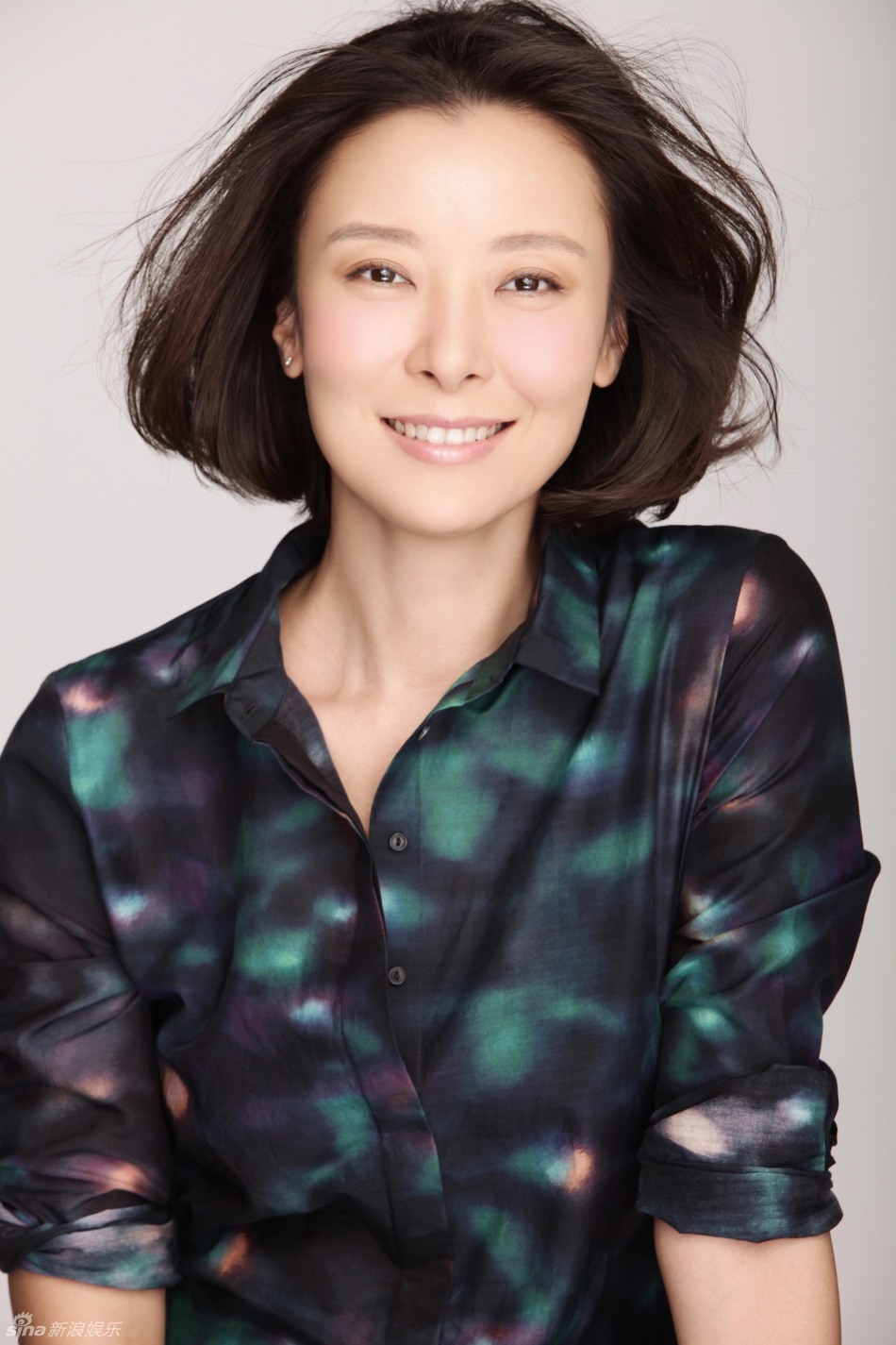 组图:柯蓝两剧同步开播 荧屏演绎军旅知性_高清图集_新浪网