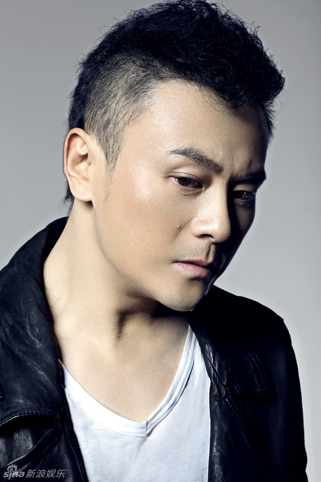 组图:李解表情写真搞怪多变 演绎多面人生_高清图集_新浪网