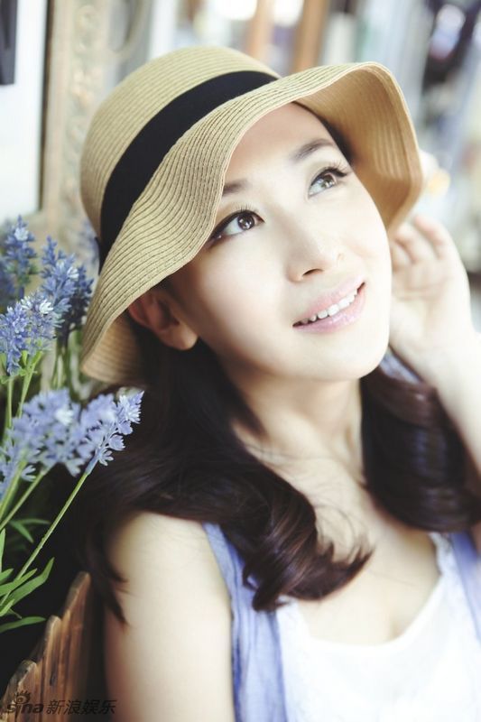 组图:石琳素雅怀旧写真 展诱人特质_高清图集_新浪网