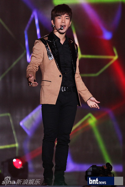 组图:韩团东方神起ftisland等唱响k-pop演唱会_高清图集_新浪网
