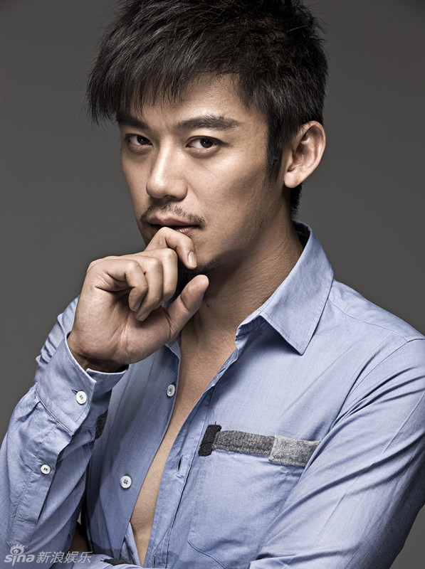 芦芳生简约潮男魅力