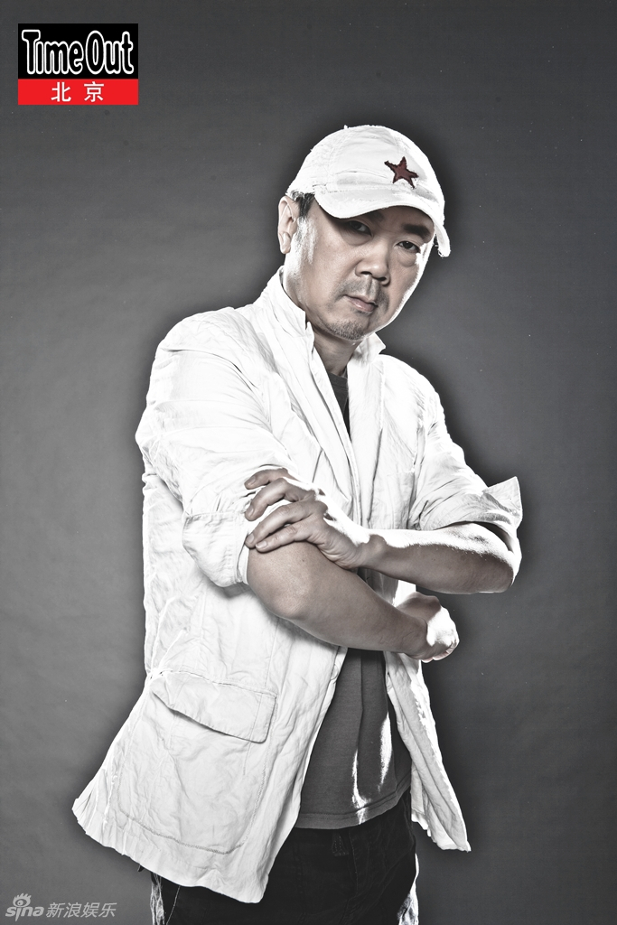 老崔亮出了"蓝色骨头",年底的演唱会和明年初公映的电影导演处女作,都