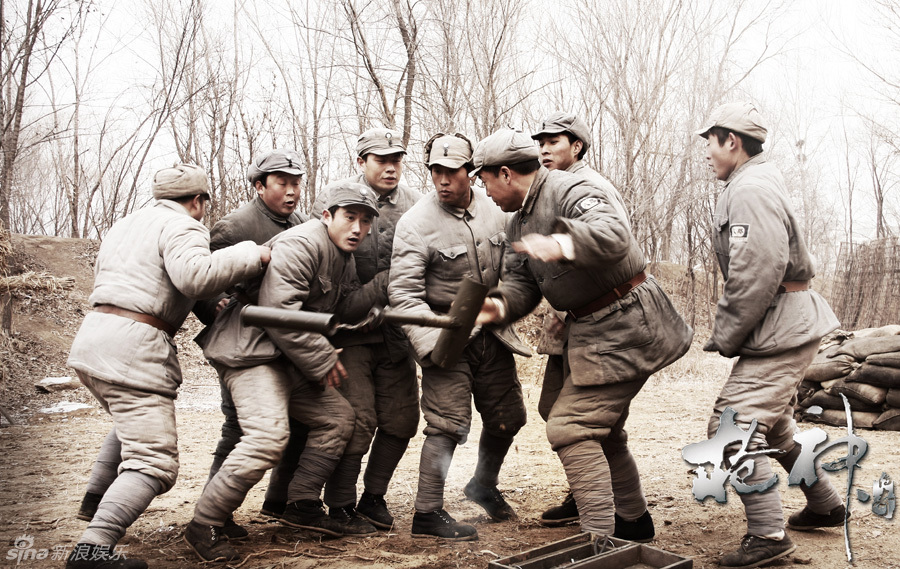 组图:《枪神传奇》还原抗战兵工场景_高清图集_新浪网