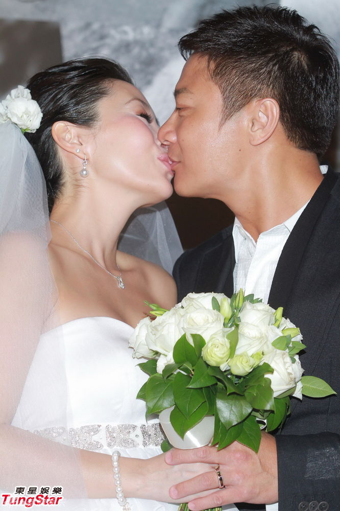 组图:香港艺人钱嘉乐汤盈盈结婚 接吻秀对戒_高清图集_新浪网