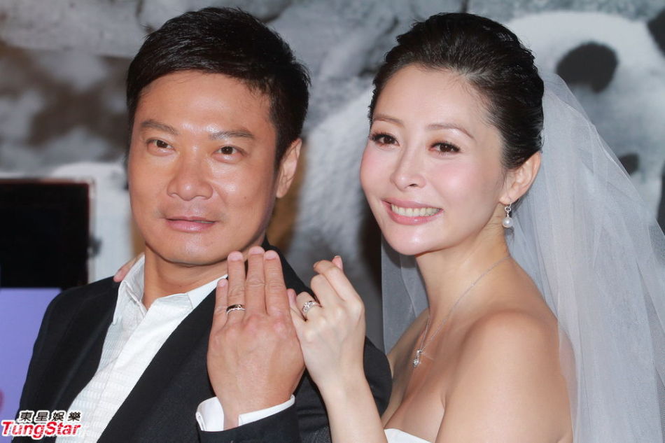 组图:香港艺人钱嘉乐汤盈盈结婚 接吻秀对戒_高清图集_新浪网