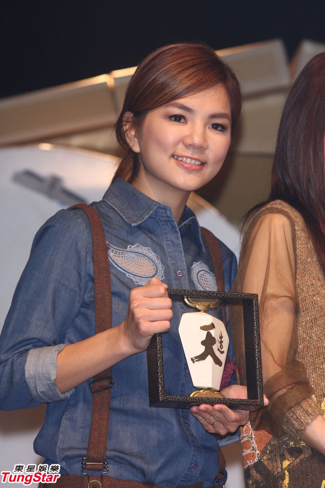 组图:she合体selina被催生hebe急当人妻_高清图集_新浪网