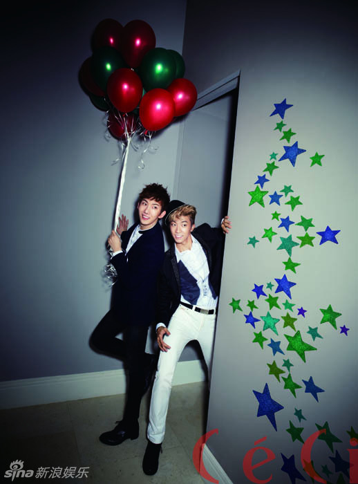 组图:韩团2am赵权2pm佑荣圣诞写真展兄弟情谊_高清图集_新浪网