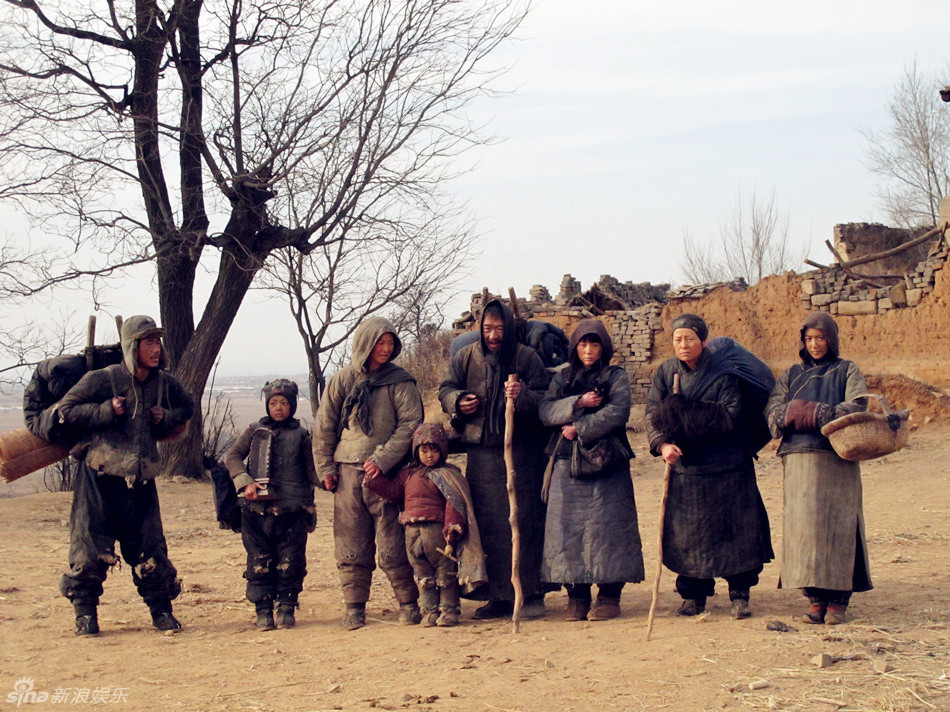 组图:《一九四二》将映 李倩踏上逃荒之旅_高清图集_新浪网
