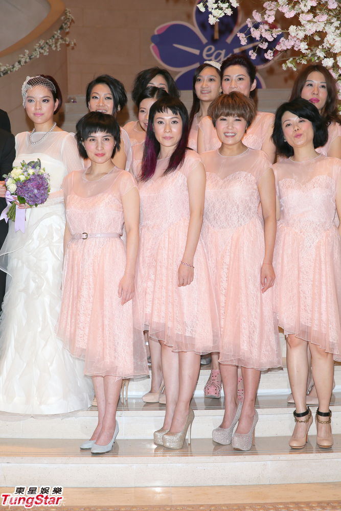 叶佩雯郭伟亮浪漫大婚 与兄弟姐妹团