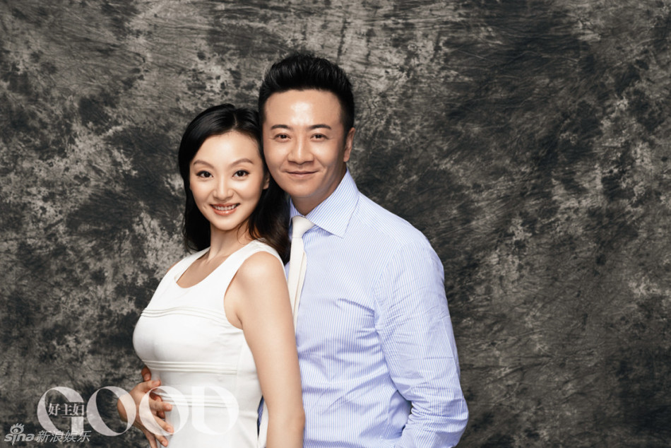 组图:张岩携全家拍摄杂志 "时尚大家庭"晒幸福_高清图集_新浪网