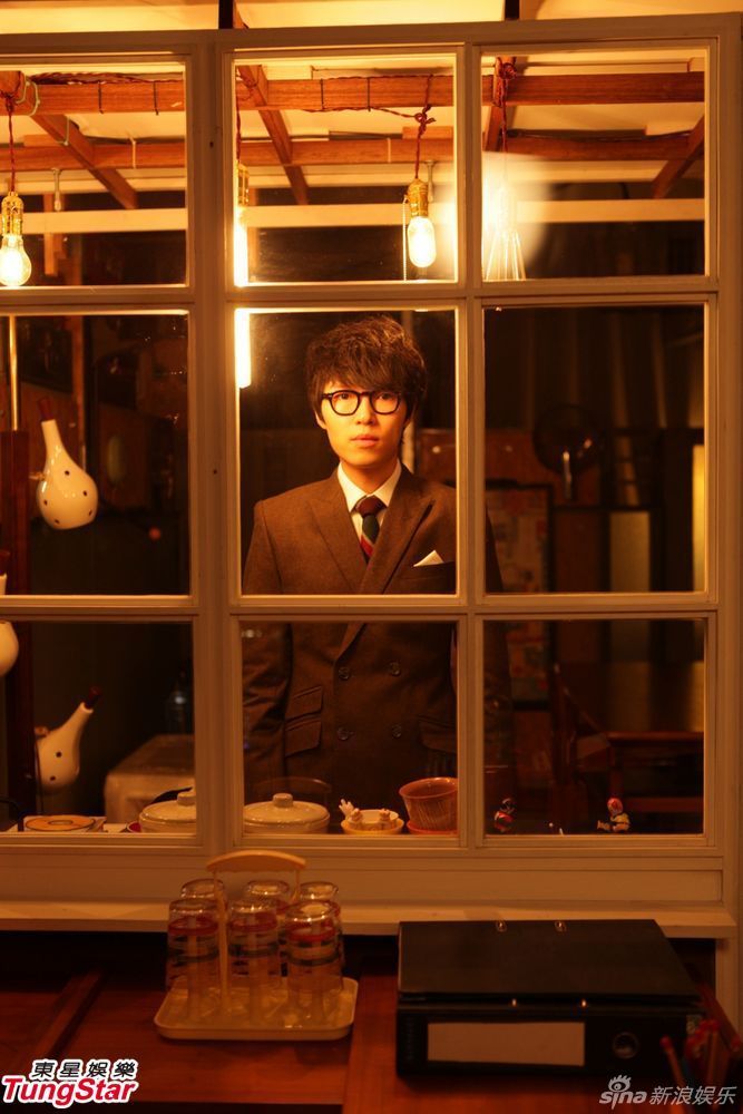 方大同选新人拍mv 薛凯琪带菠萝包探班