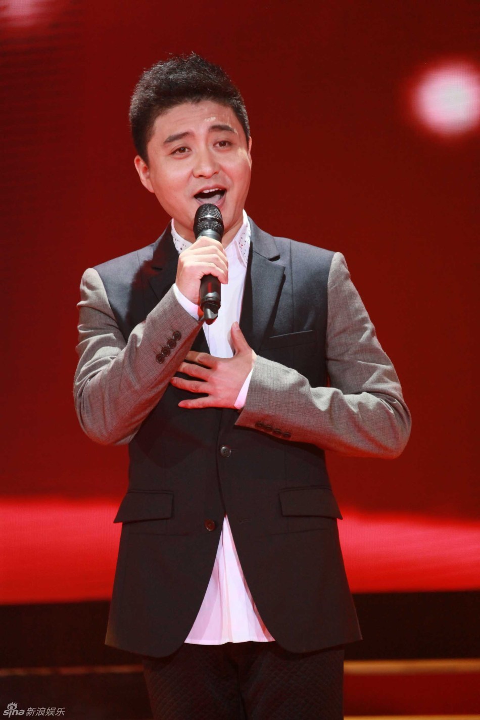 组图:《回声嘹亮》12月节目汪正正体验大咖秀_高清图集_新浪网
