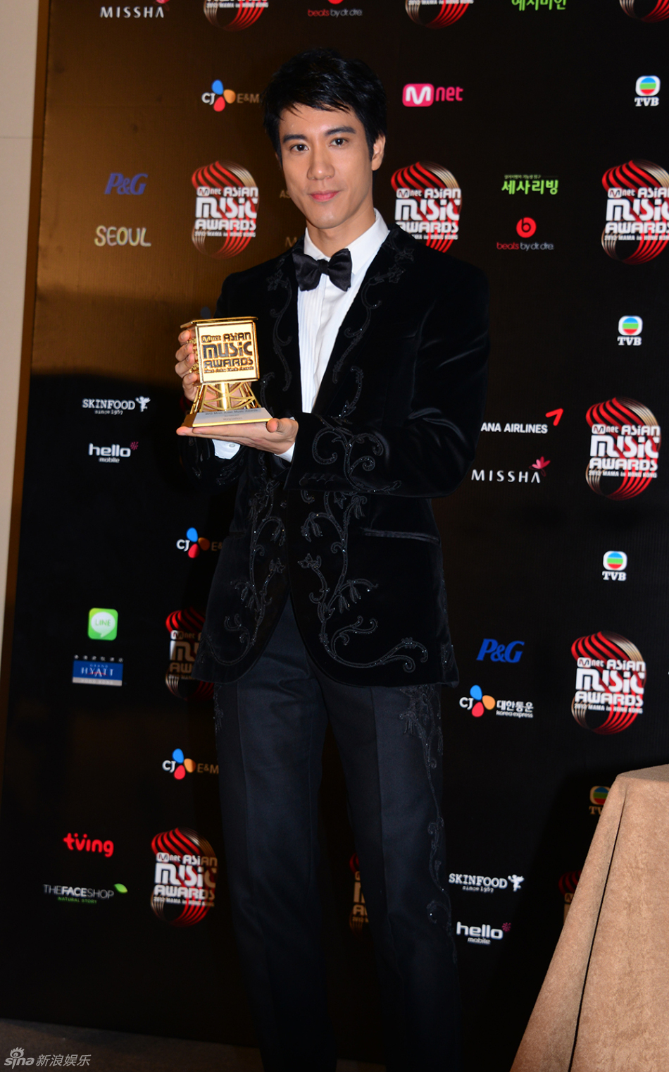 猜你喜欢 72 / 73 新浪娱乐讯 2012mama盛典30日落幕,陈柏霖,成龙等众