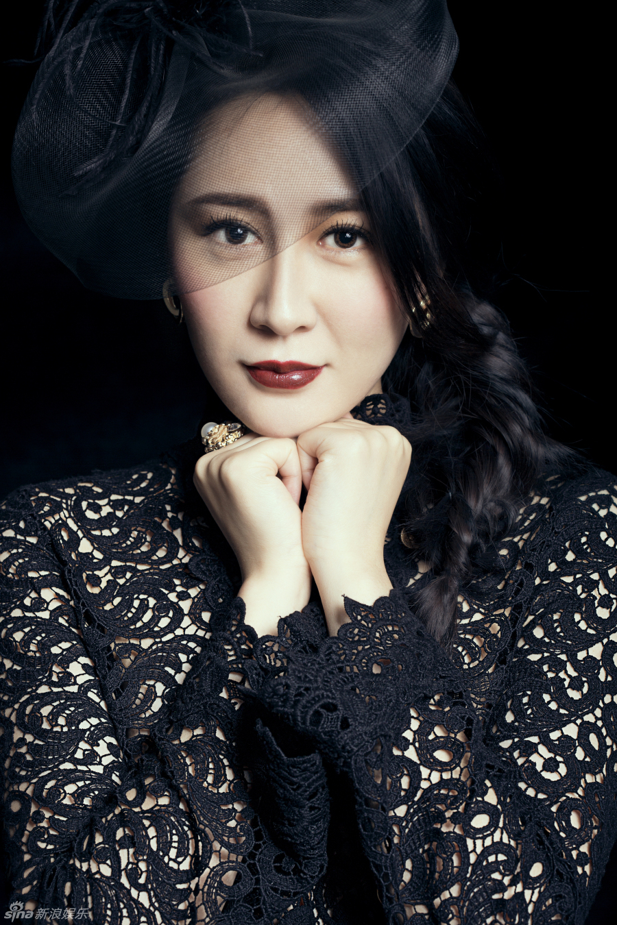 刚刚杀青新戏《十二金钱镖》的青年美女演员王宁,推出最新写真大片