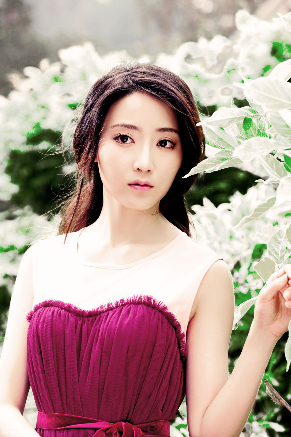 组图:王萌黎森女风纯美写真青春妩媚_高清图集_新浪网