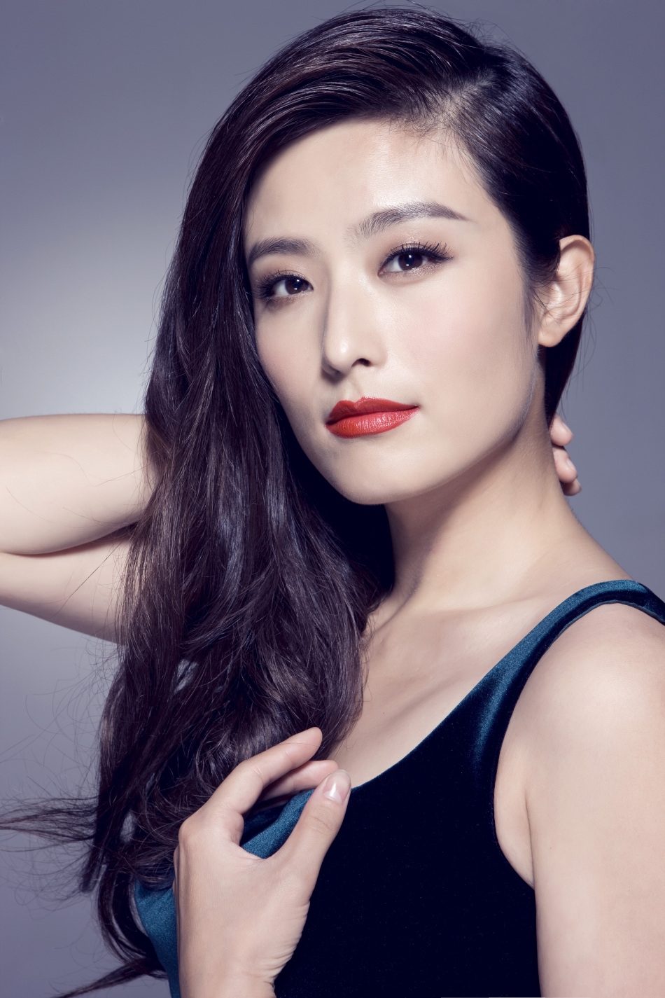 组图:徐百卉演绎冷艳杀手_高清图集_新浪网