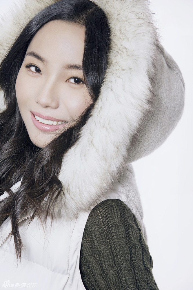 组图:桑婷婷清新甜美写真 变邻家女孩_高清图集_新浪网