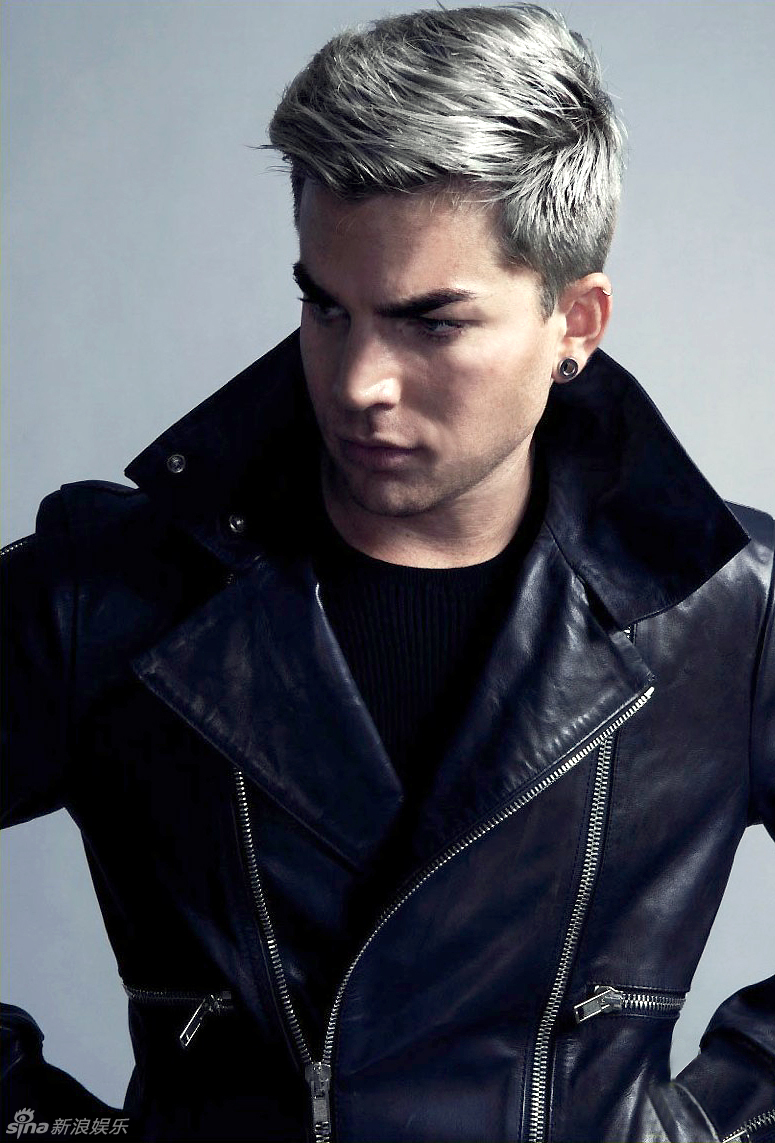 兰伯特西装登杂志封面银发俊朗展精英范