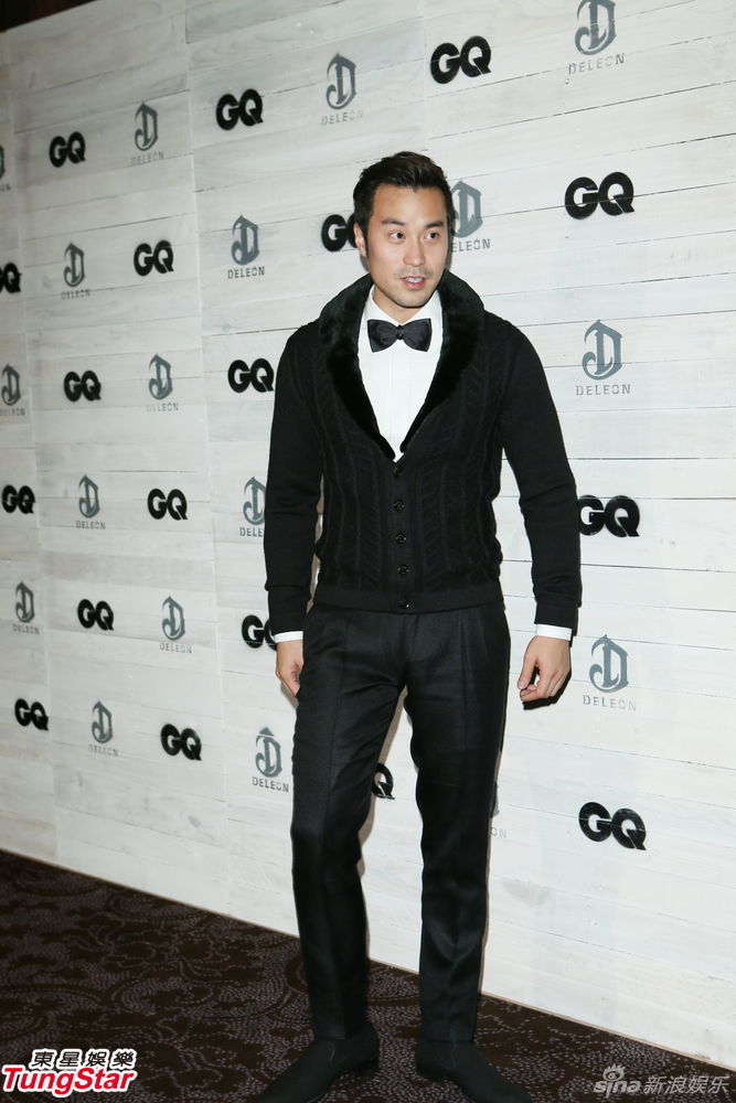 张孝全今日晚间出席gq颁奖典礼,特别以一袭黑色帅气西装,小蓄胡子崭露
